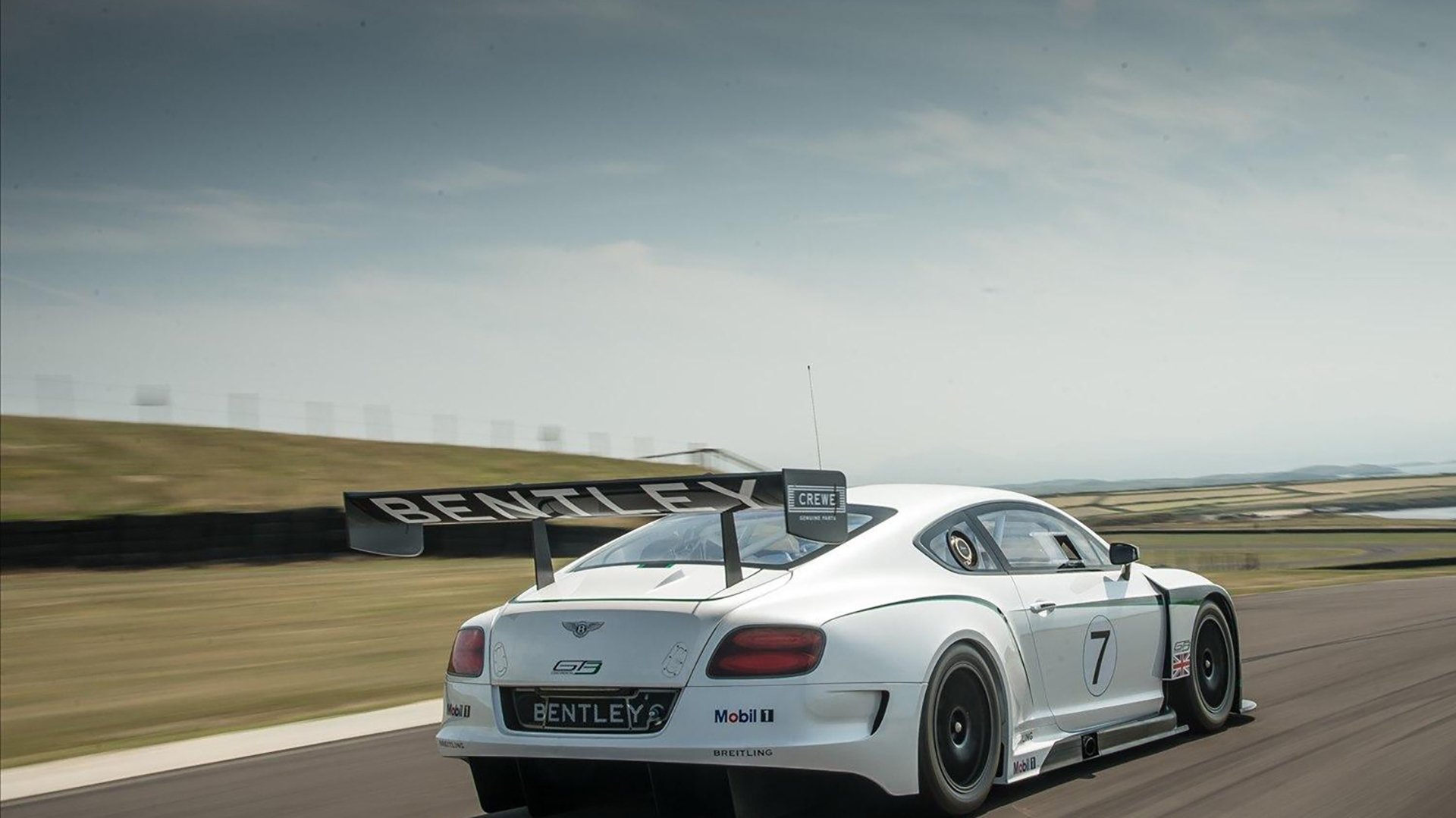 kaiyun 开云体育-“足球公益项目覆盖农村地区，推动体育平等”，足球公益活动策划方案